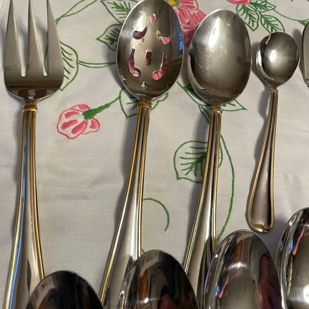 Cambridge 18/10 ALLURE Gold Edged Flatware Set Multiple Pieces & Serving Set